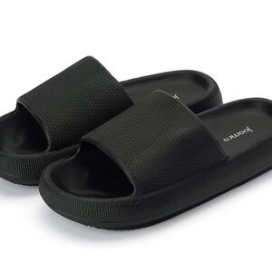 Black Joomra Slide Sandals Black Women 9-10/Men 7.5-8.5
Great condition